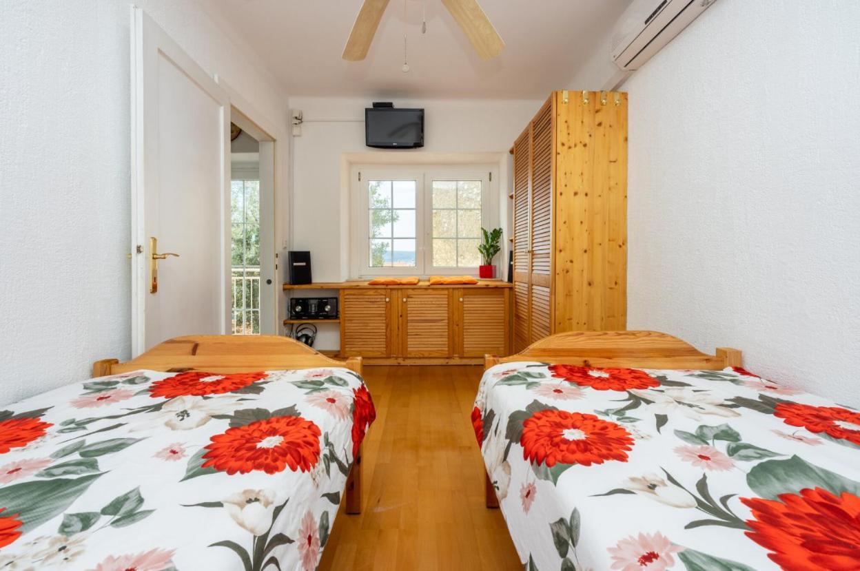 Kuca Za Odmor Antic - Holiday House Antic Novi Vinodolski Exterior foto